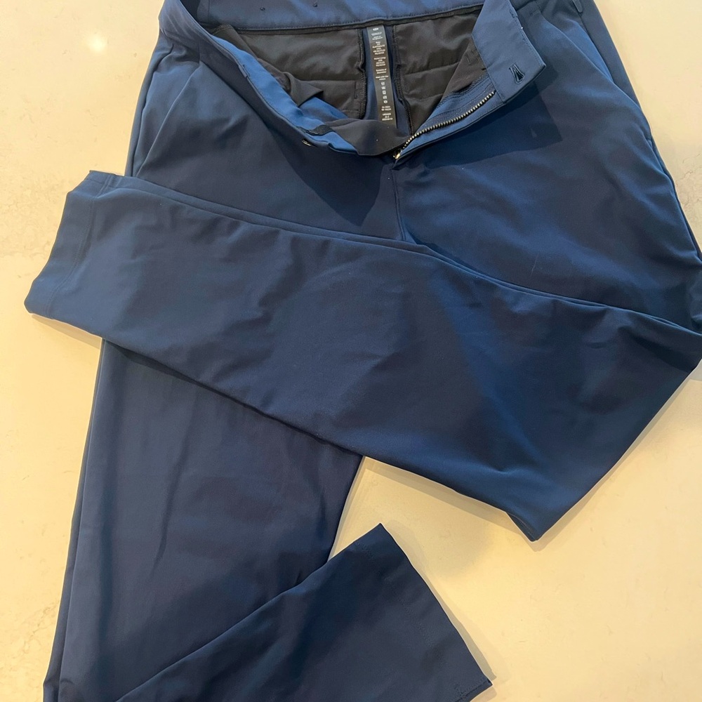 Men’s size 31, Lululemon ABC Trousers, navy